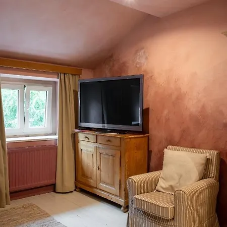 La Rose Bed & Breakfast 4*