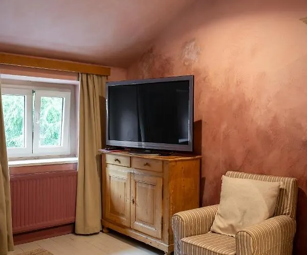 La Rose Bed & Breakfast 4*